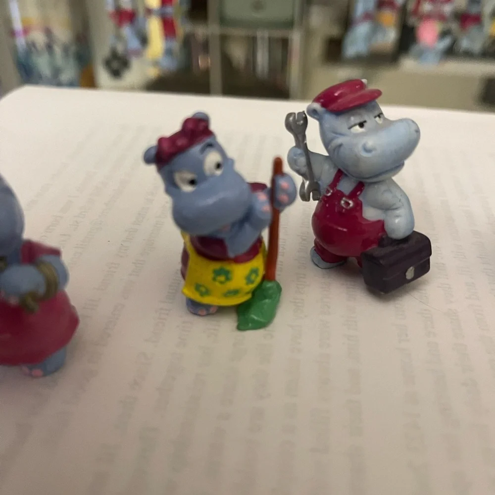 kinder charming hippo